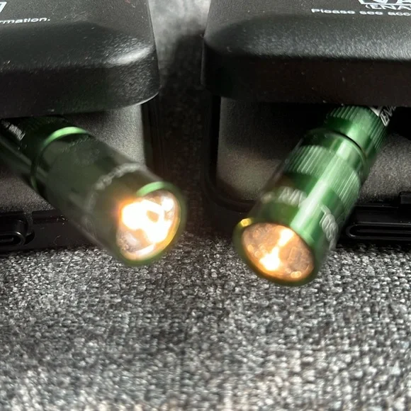 🆕 2 NEW MAG-LITE SOLITAIRE Pocket Flashlights - Picture 8 of 9